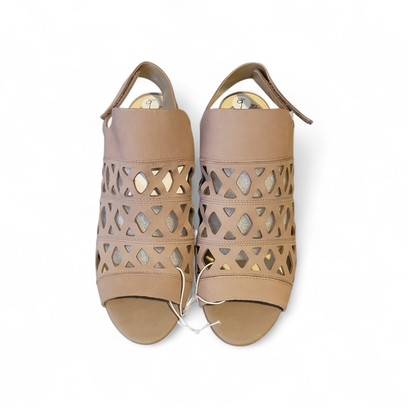 Vince Camuto VC-Deverly Tan Cutout Nubuck Heeled Sandals - NWOB - Picture 2 of 6